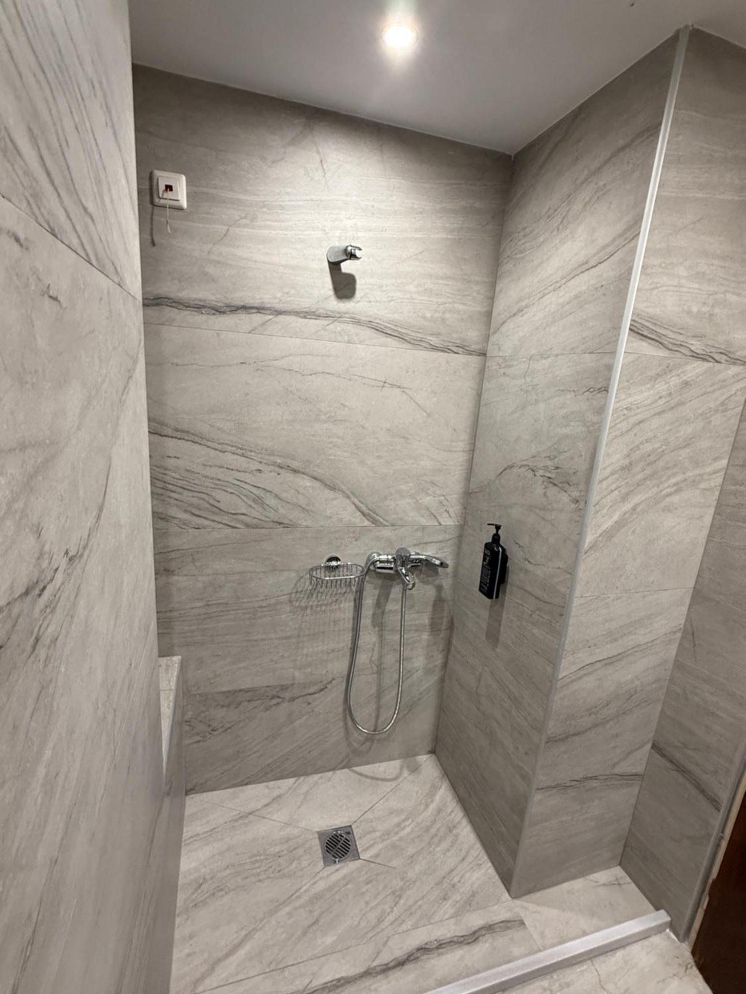 Hotel Ideal Пирей Экстерьер фото
