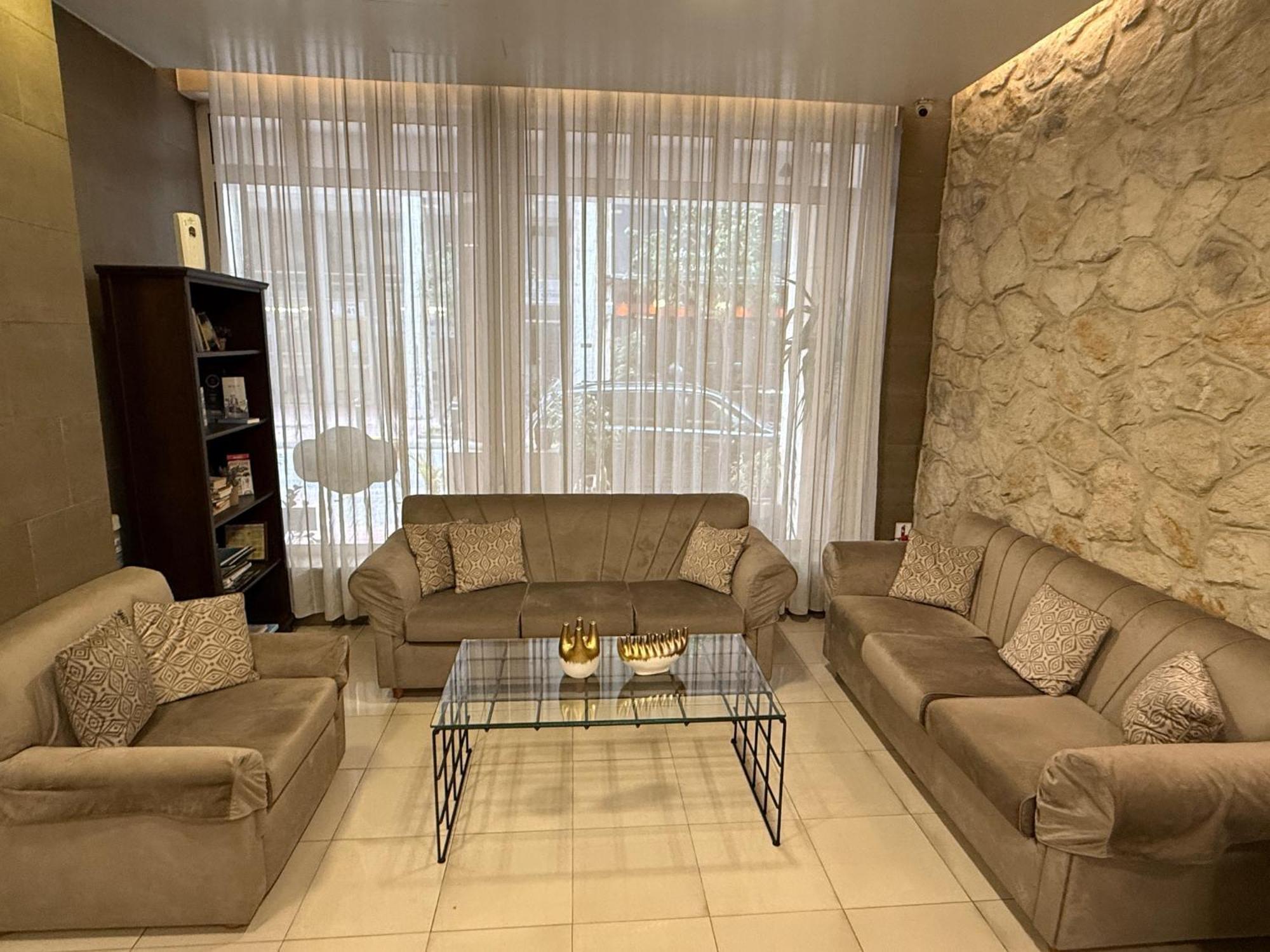 Hotel Ideal Пирей Экстерьер фото