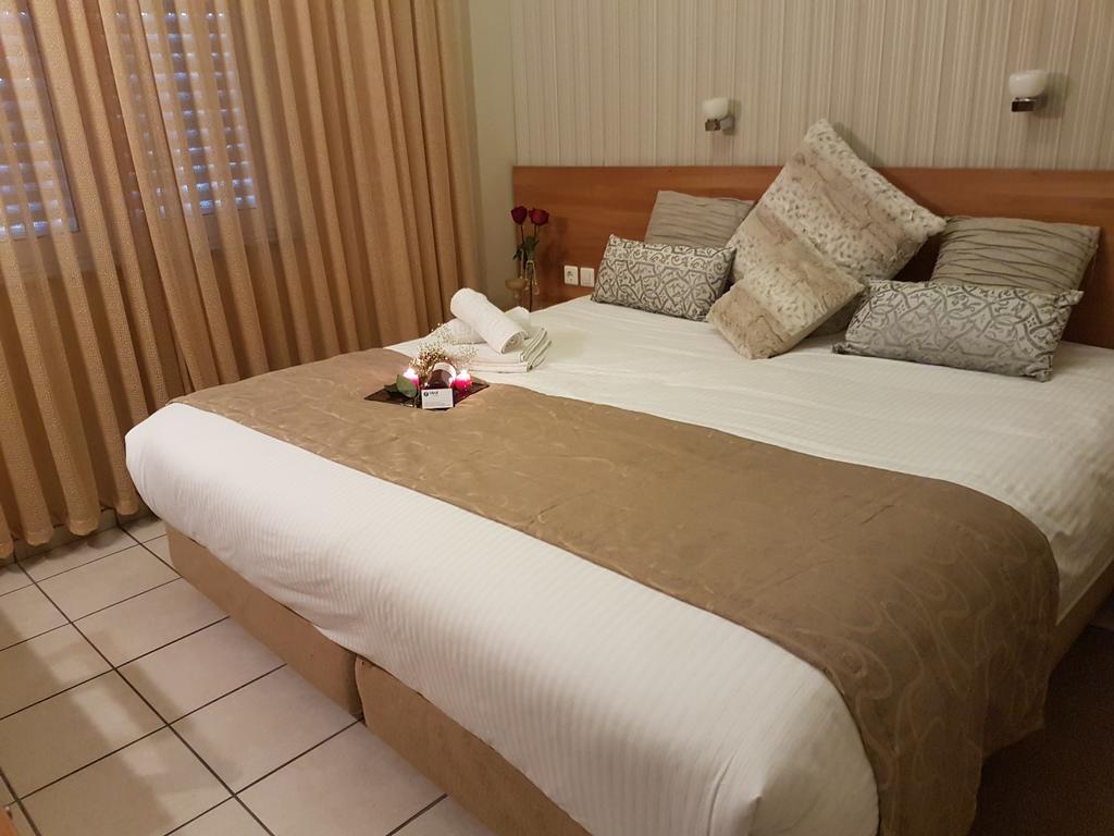 Hotel Ideal Пирей Экстерьер фото