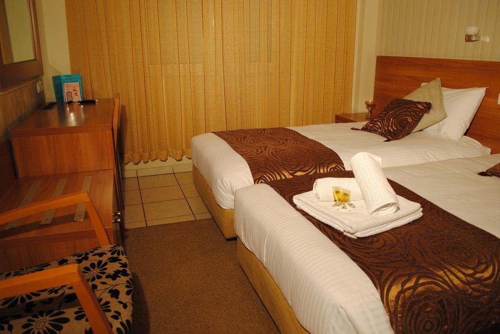 Hotel Ideal Пирей Экстерьер фото