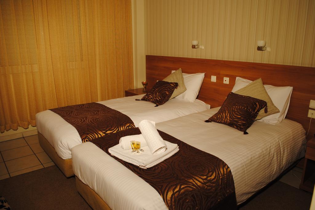 Hotel Ideal Пирей Экстерьер фото