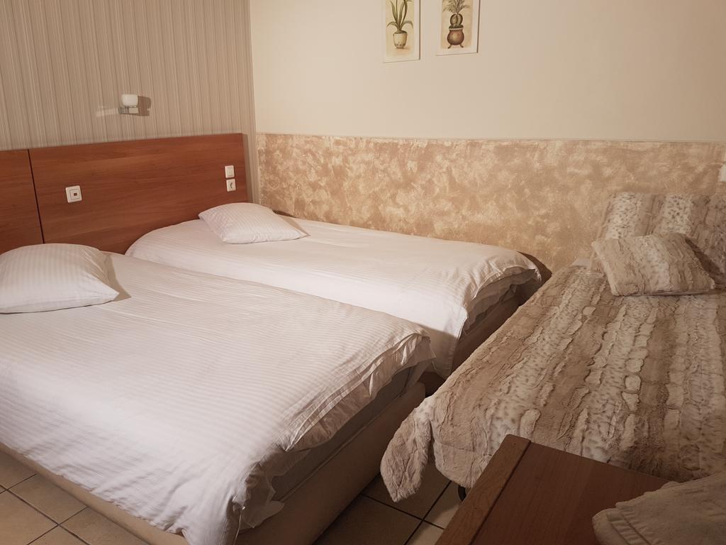 Hotel Ideal Пирей Экстерьер фото