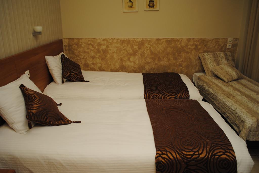 Hotel Ideal Пирей Экстерьер фото