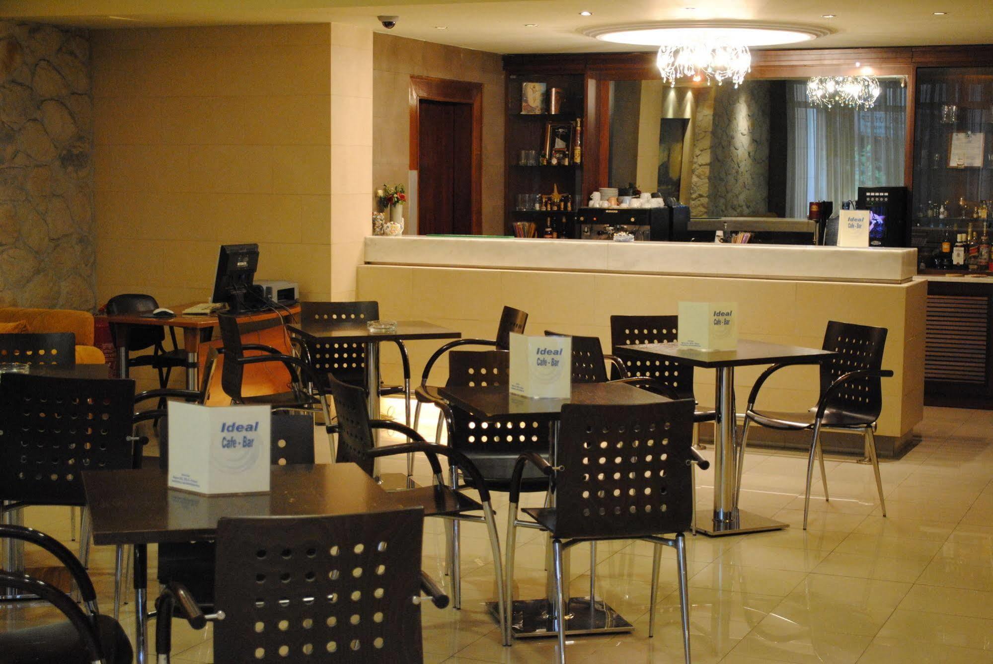 Hotel Ideal Пирей Экстерьер фото